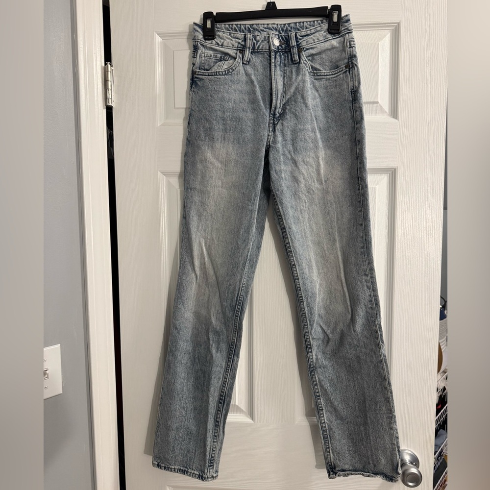 H&M Light Wash Straight Leg Jeans